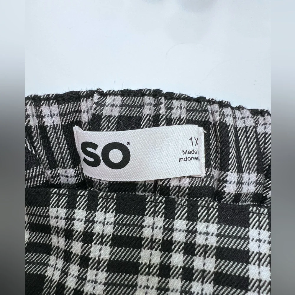 NWT- Plaid Mini Skort - Picture 3 of 4